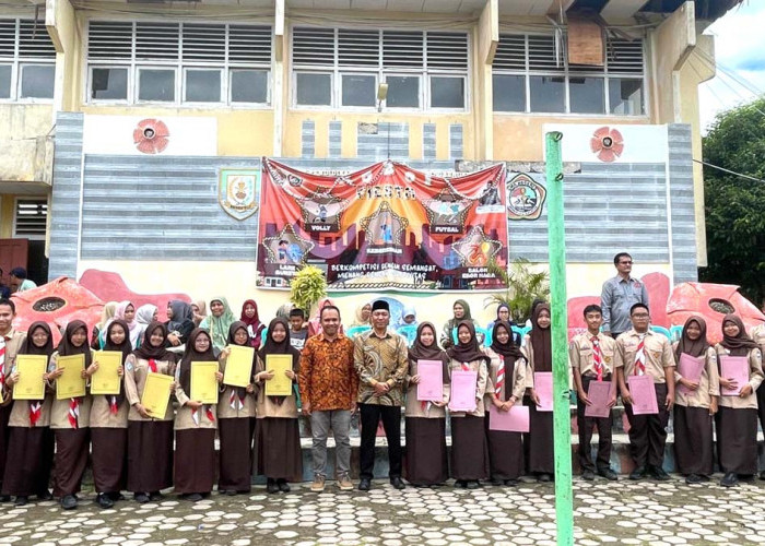 SMAN 5 Bengkulu Selatan Berikan Reward Juara Kelas dan Pemenang Class Meeting