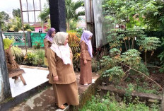 Petugas Dinkes Monev KTR di Puskesmas Palak Bengkerung