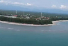 Pesona Pantai Tiku, Surga Bahari Tersembunyi yang Menawan di Agam, Sumatera Barat