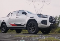 Toyota Hilux GR Sport 2.8, Mobil Double Kabin Tangguh, Kendaraan Off Road Bertenaga Gahar