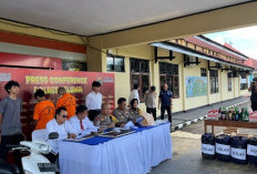 Ops Pekat, Polres Seluma Sita Puluhan Botol Miras dan 880 Liter Solar