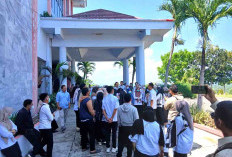 Puluhan Nakes dan Guru Tuntut Kepastian Gaji dan Seleksi PPPK Tahap II