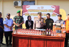 Musnahkan Ratusan Botol Miras, Pemkab Kaur Dukung Operasi Pekat Nala II 2024