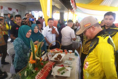 Peringati Hari Nusantara, DKP Bagikan 1.500 Kg Ikan