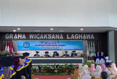 25 Mahasiswi Akbid Manna Diwisuda, Kampus Ingatkan Jaga Nama Baik Alumni dan Manfaatkan Ilmu 