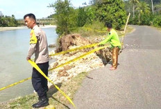 Jalan Amblas Tak Kunjung Diperbaiki, Polisi Pasang Garis Pembatas 