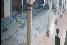 Pencuri Kotak Amal Masjid Masjid Baitussalam Terekam CCTV, Bawa Kabur Uang Jutaan Rupiah