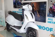 Skuter Listrik Mirip Vespa Ini Bisa Jalan 127 KM Sekali Cas, Harganya Cuma 30 Jutaan!