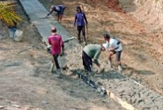 Desa Way Hawang Laksanakan Pembangunan Jalan Rabat Beton Untuk Meningkatkan Aksesibilitas
