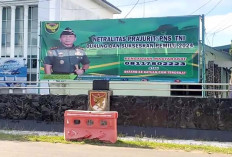TNI Sebar Spanduk Netralitas 