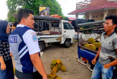 Petugas Dishub Datangi Penjual Durian Karena Hal Ini