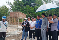 Bupati Kaur Tinjau Pembangunan Kampung Nelayan Merah Putih