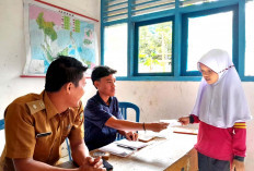 28 Pelajar Di Bengkulu Selatan Terima Beasiswa Istimewa