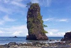 Keindahan Pantai Batu Tihang Di Pesisir Barat, Mempesona, Cocok Untuk Tempat Berlibur