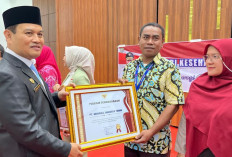 Gubernur Anugerahkan Penghargaan Kepada Mitra Pendukung Program Kesehatan Daerah