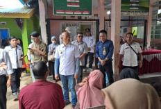 Dinsos Bengkulu Selatan Berikan Pelayanan dan Serahkan Bantuan Permakan Kepada Lansia