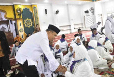 170 CJH Seluma Dilepas Wabup di Masjid Agung Baitul Falihin