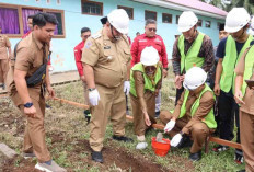 Revitalisasi Fasilitas Sekolah Dimulai, Bupati H. Rifai Lakukan Peletakan Batu Pertama