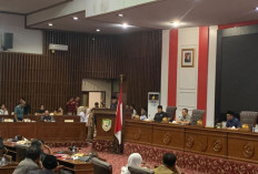 Pertanyakan Surat Masuk PAW Ketua DPRD, Sidang Paripurna DPRD Provinsi Bengkulu Berlangsung Panas 