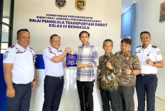 Kaur Kembali Terima Bantuan 6 Unit Bus Sekolah