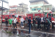 Gudang Kopi Terbakar, 2 Unit Truk Hangus Bersama Biji Kopi