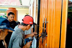 Demo Tanpa Hasil, Warga Segel Kantor Desa, Kades Dusun Baru Lapor Polisi