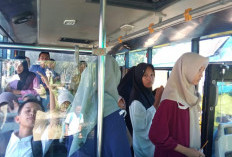 Ayo Naik Bus Sekolah, Petugas Siap Antar Alamat Siswa-siswi