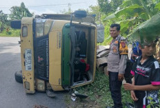 Truk Bermuatan Material Terbalik di Tebing Latihan Desa Tanjung Besar Kaur
