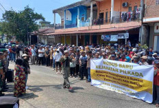 Ratusan Massa Tuntut Kejelasan Laporan 