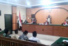6 Terdakwa Penyegelan Kantor Desa Dusun Baru Seluma Dituntut 8 Bulan Penjara