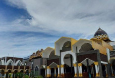 Pengurus Masjid Raya Baitul Izzah Bengkulu Berganti