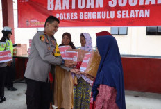 HUT Bhayangkara, Polres Bengkulu Selatan Salurkan 250 Paket Sembako