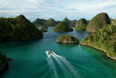 7 Danau Terindah di Indonesia, Airnya Sebening Cermin, Pemandangan Alam Mempesona