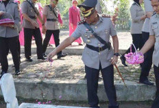 Jelang Hari Bhayangkara, Polres Bengkulu Selatan Ziarah ke Makam Pahlawan