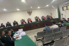 Rohidin Dituntut Penjara 8 Tahun dan Bayar Uang Pengganti Rp39 Miliar