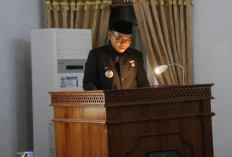 Sampaikan Jawaban Eksekutif, Bupati Tegaskan Pembangunan di Seluma Butuh Dukungan Anggaran Besar
