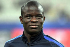 N'Golo Kante Didekati West Ham United