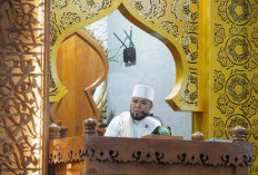 Ribuan Umat Muslim di Bengkuklu Salat Idul Fitri Di Masjid Baitul Izzah