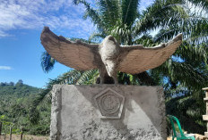 Pembuatan Tugu Prasasti TMMD Ke-124 Kodim 0408 Bengkulu Selatan Capai 70 Persen
