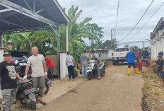 Bupati Kaur Lakukan Gotong Royong Pelebaran Jalan dengan Dana Pribadi