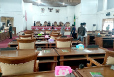 Kursi Dewan Banyak Kosong, Rapat Paripurna DPRD Dibatalkan