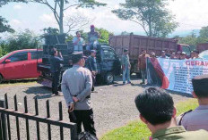 Tuntut Pembayaran Hasil Pekerjaan, Para Kontraktor di Seluma Gelar Aksi Unjuk Rasa