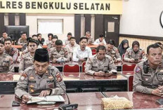 Anggota Polres Bengkulu Selatan Isi Ramadan Dengan Tadarusan