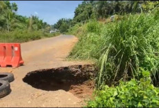 Jalan Penghubung Bunga Mas-Pasar Sembayat Ditutup