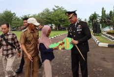 Terima Kunci Bedah Rumah Dari Kapolres Bengkulu Selatan, Rukma Ungkapkan Rasa Syukur dan Terima Kasih