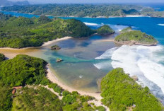 Pesona Pantai Teluk Asmara, Destinasi Wisata Mempesona di Malang, Lengkap Dengan Cerita Asal Usulnya 