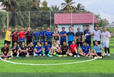 Main Futsal Di Lapangan Desa Tanggo Raso, Bunus 1 Dus Air Mineral