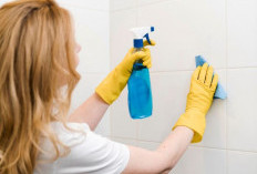 3 Bahan Alami Ampuh Hilangkan Noda Kuning Kamar Mandi