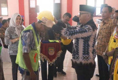 109 Tukang Baja Ringan Disertifikasi