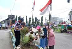 Meriahkan HUT ke 79 RI, Badan Kesbangpol Pasang Seribu Bendera Merah Putih